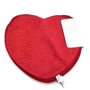 Nicole Miller Home Heart Shaped Red Lace Pom Pom Border Placemats Set of 4 NWT